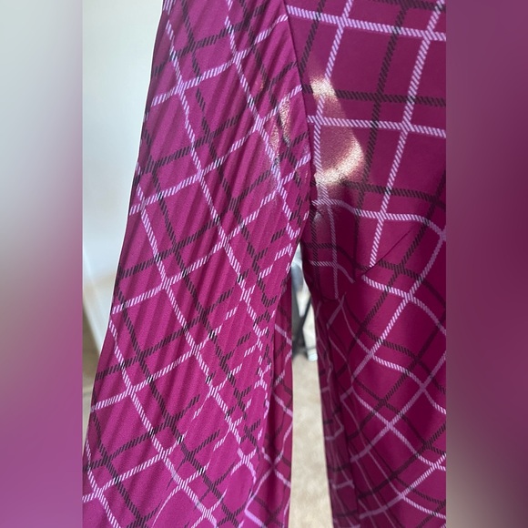 ELLE- Burgundy Purple Collared Button Up Blouse in Size Medium - Picture 10 of 12